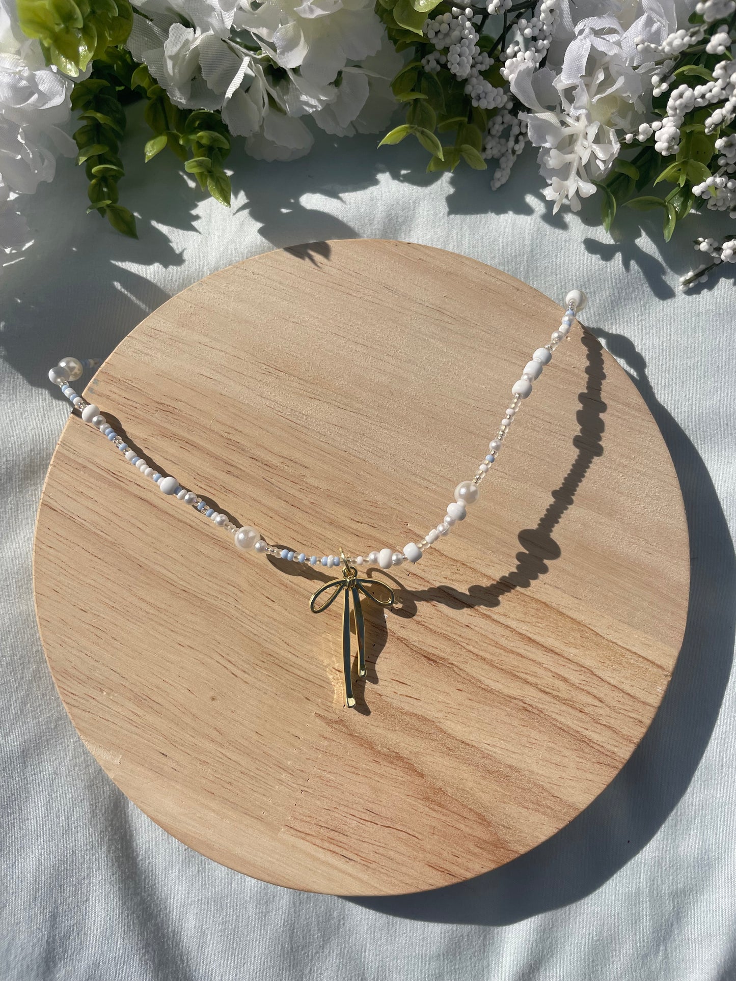 Elegant Bow Beaded Necklace