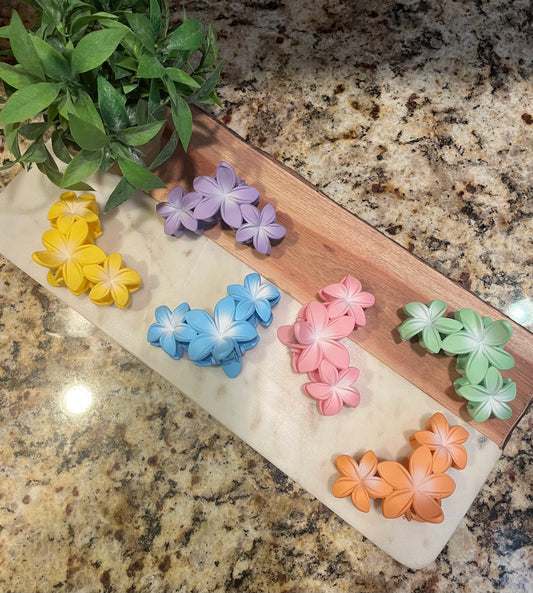Tri Flower Clips