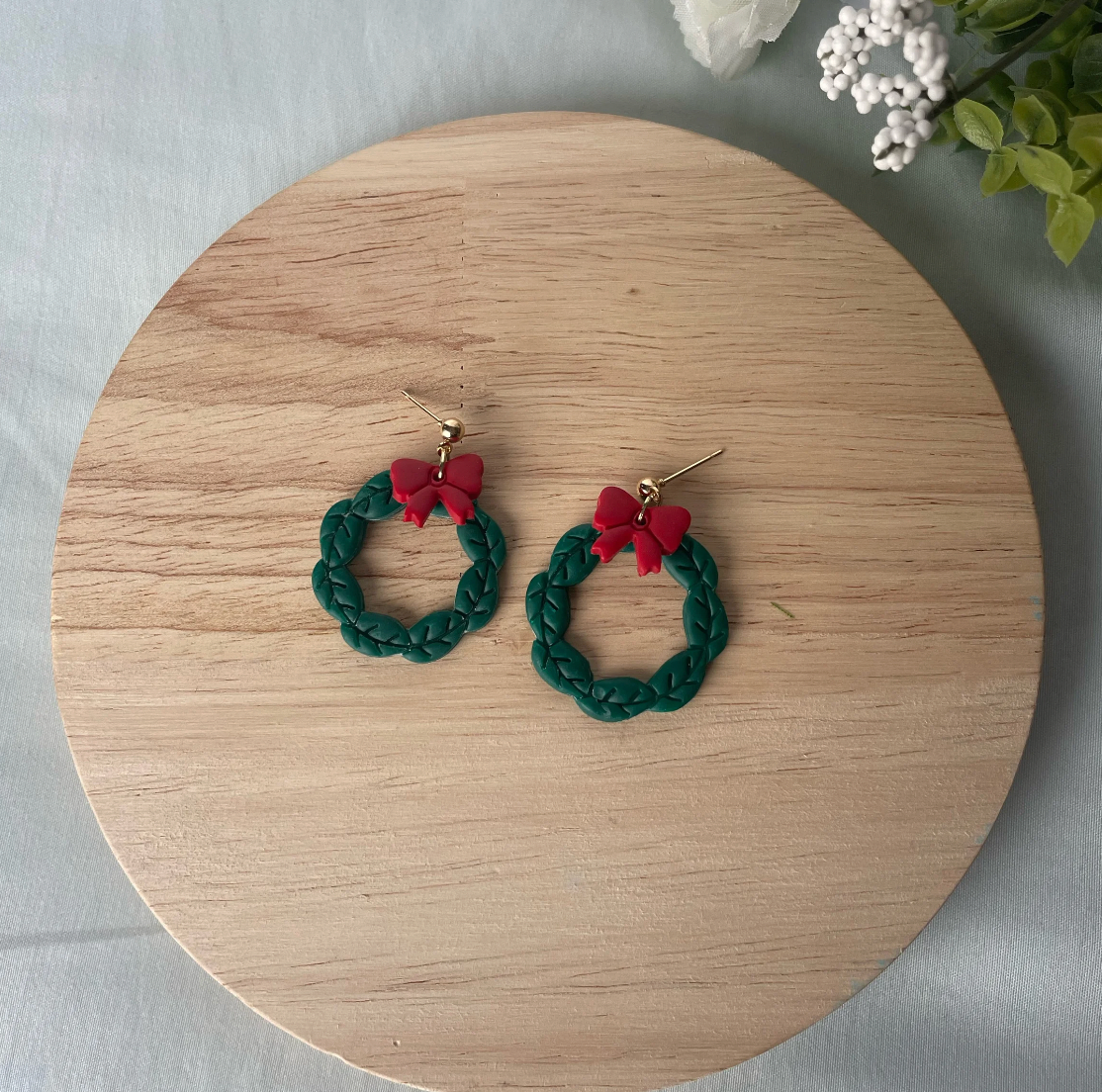 Christmas Wreath Danlges